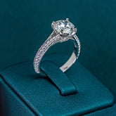 Aveline Round Brilliant Split Ring