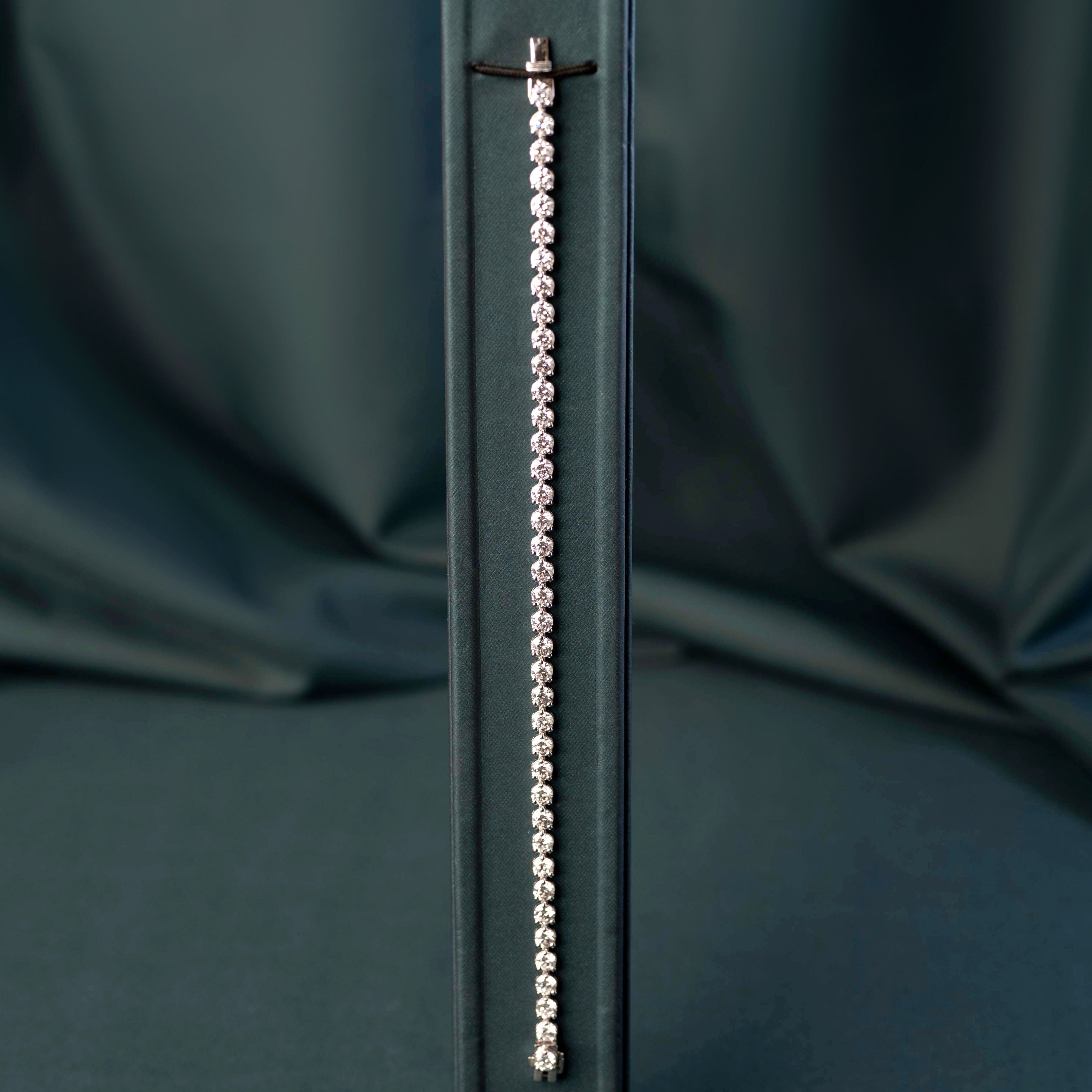 3-prong Round Tennis Bracelet