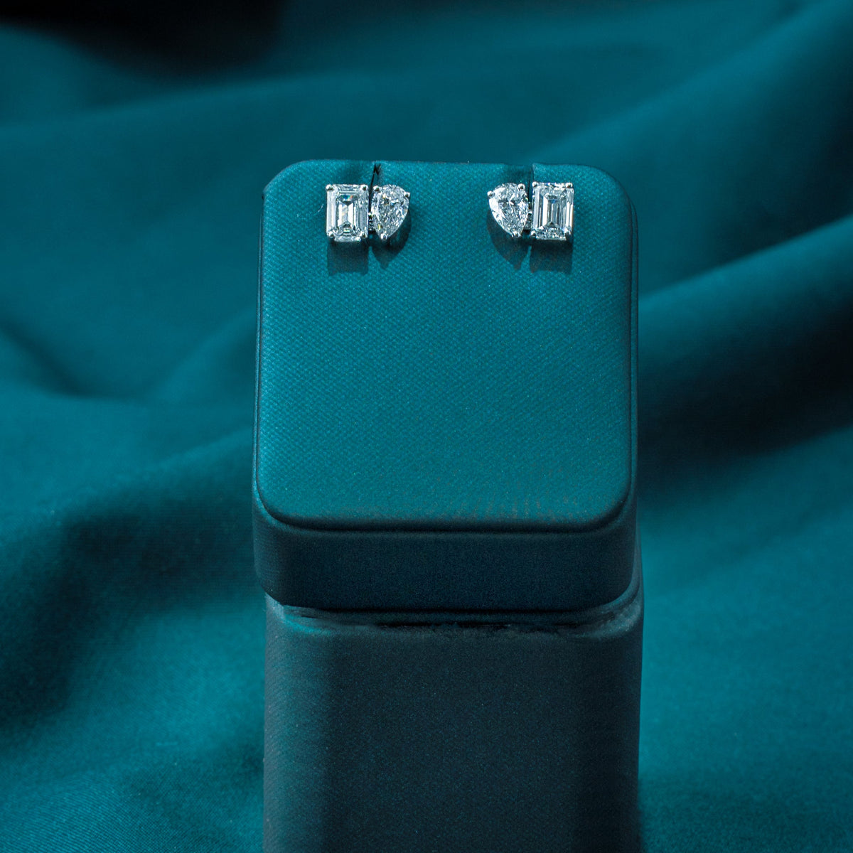 Emerald Pear Toi Moi Studs