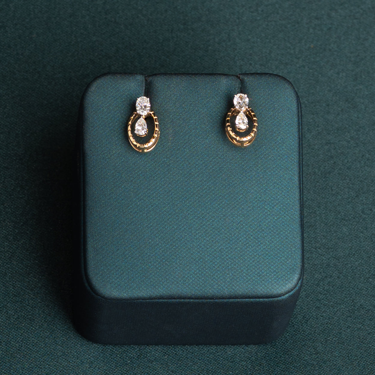 Capucine Oval Drop Earrings