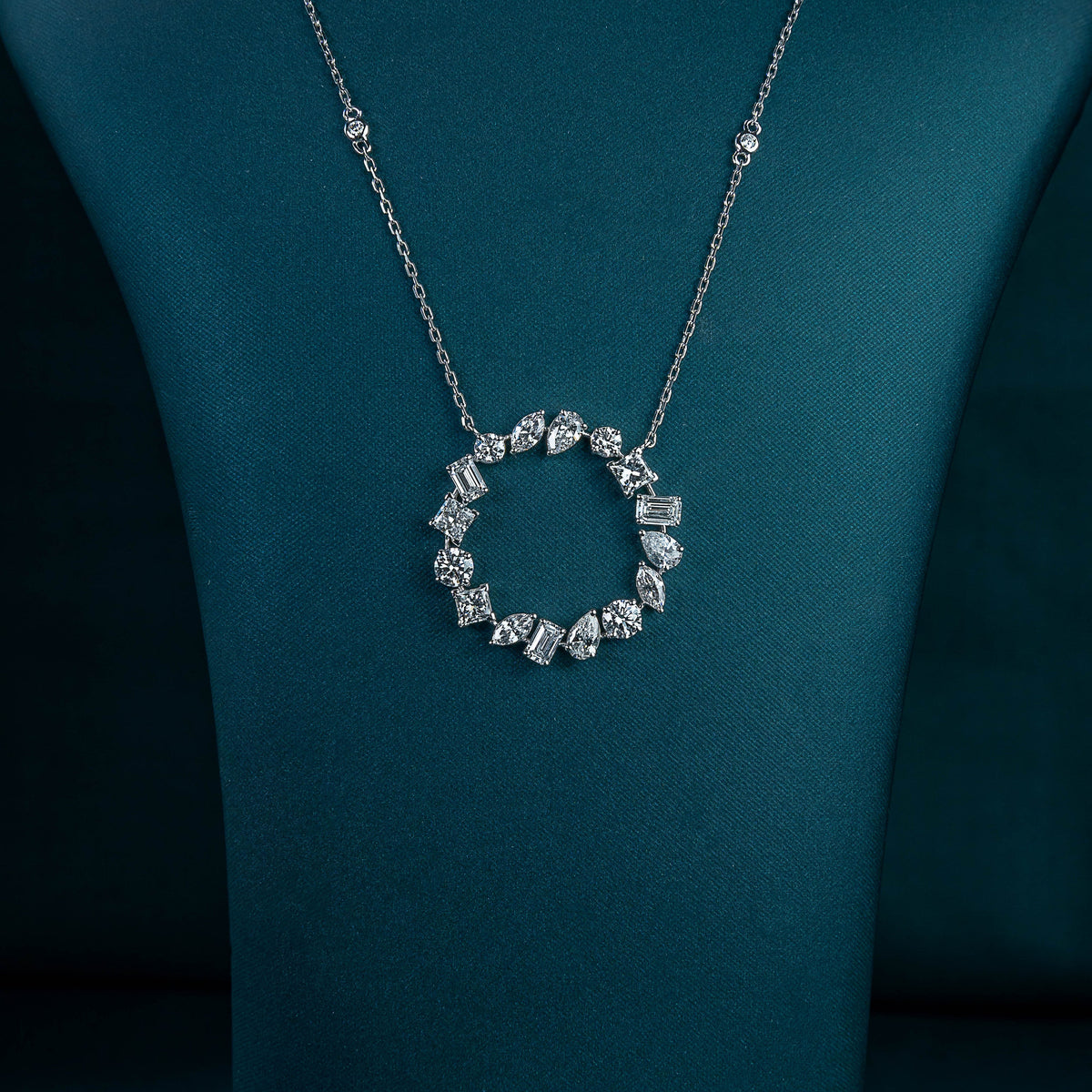 Yseult Circle Pendant