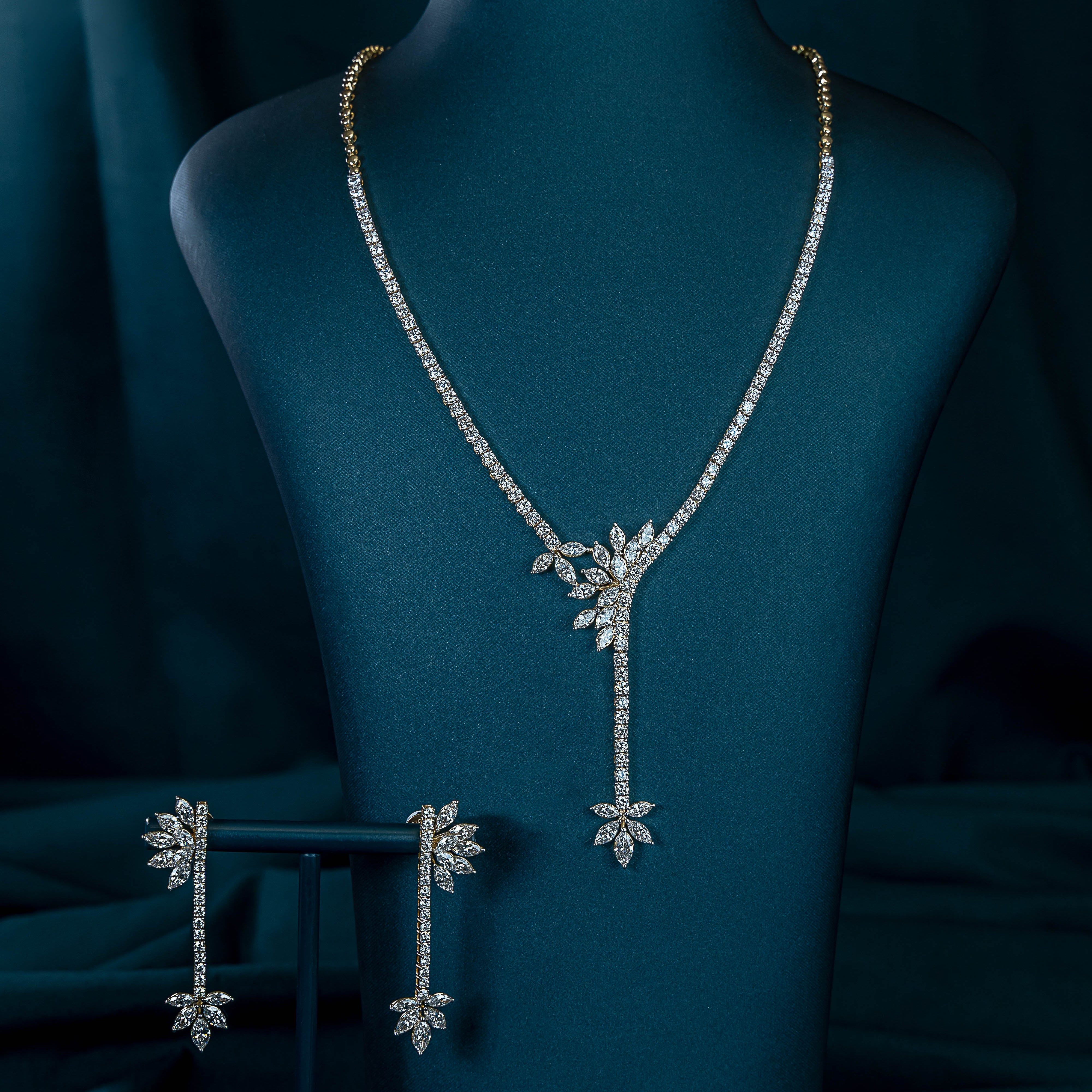 Noelle Floral Lariat Necklace