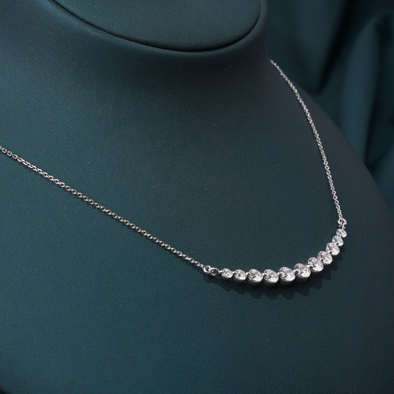Romy Round Line Necklace