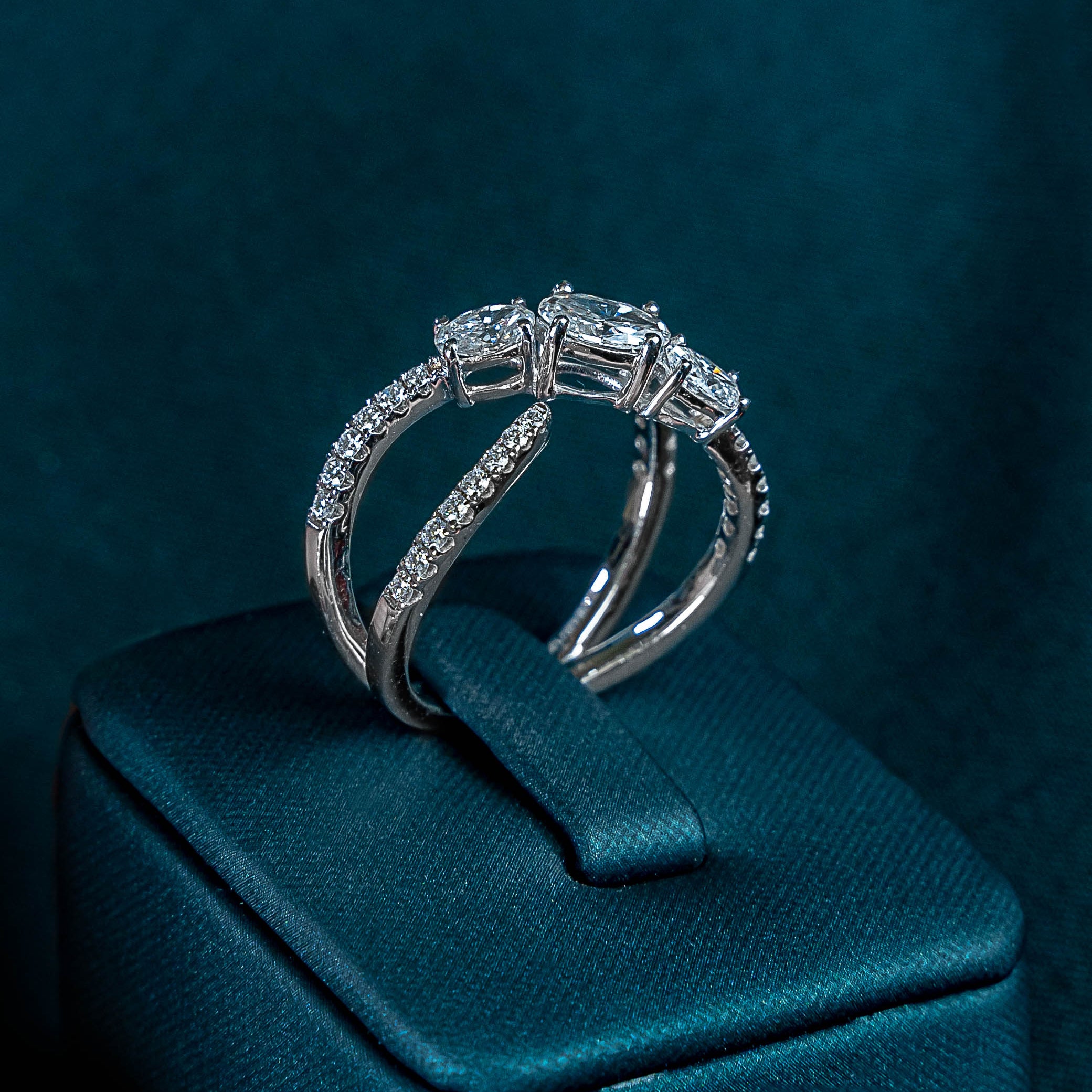 Leonie Oval Trinity Ring