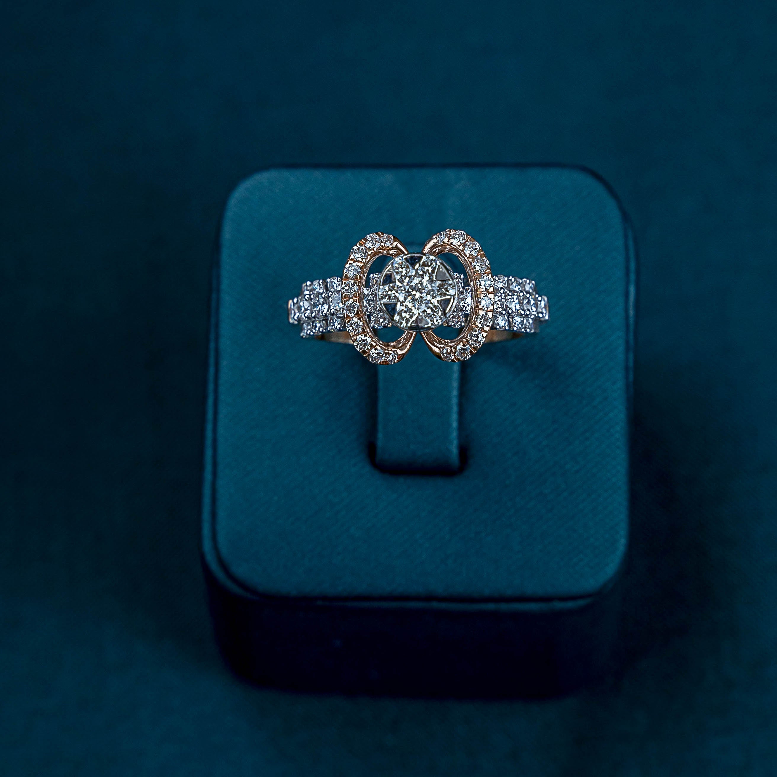 Amandine Round Halo Twist Ring