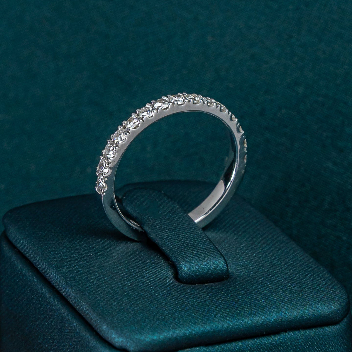 Albane Round Half Band