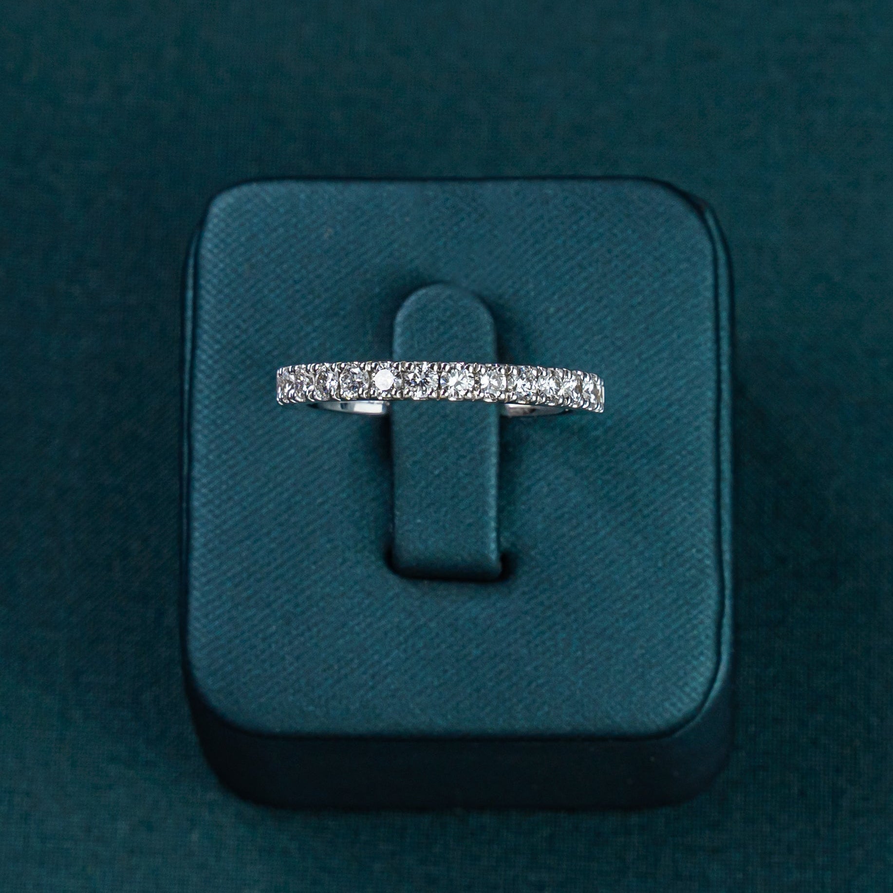 Albane Round Half Band