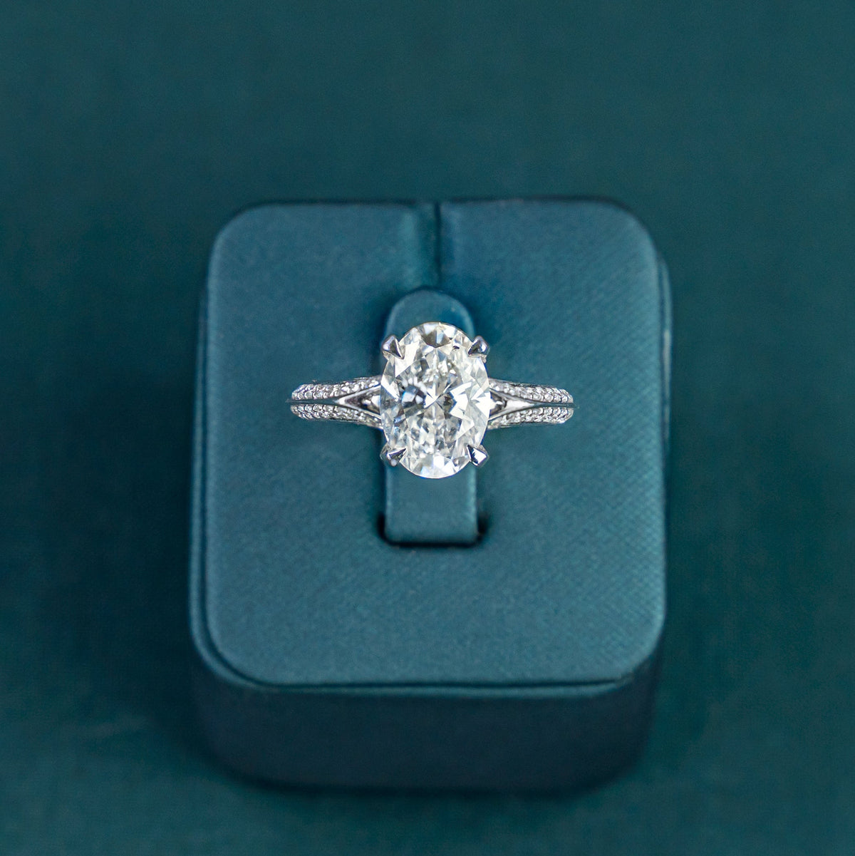 Aveline Oval Split Ring