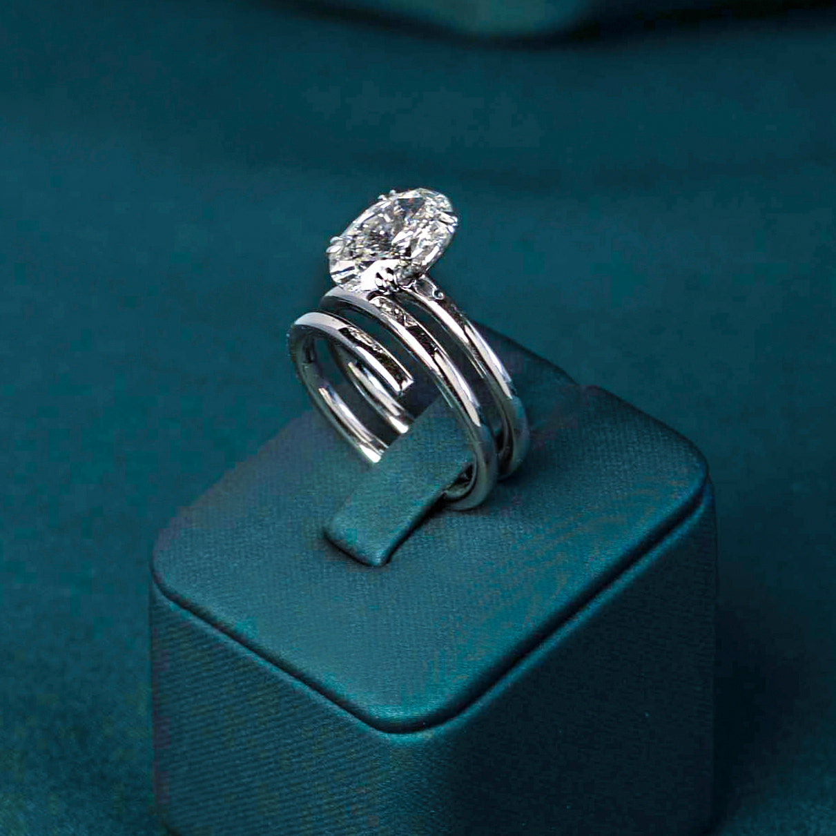 Mathilde Oval Coil Ring