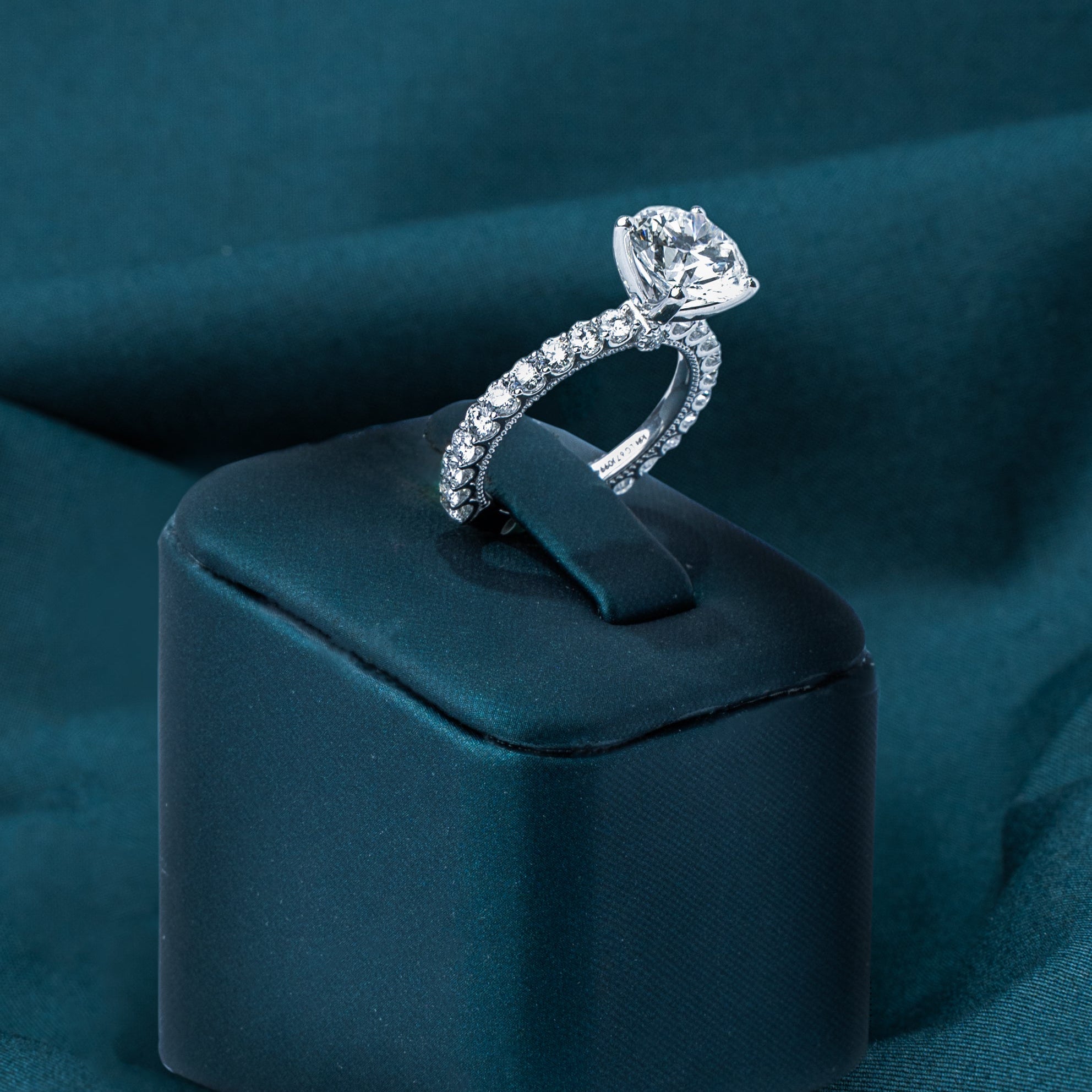 Lisette Round Ring