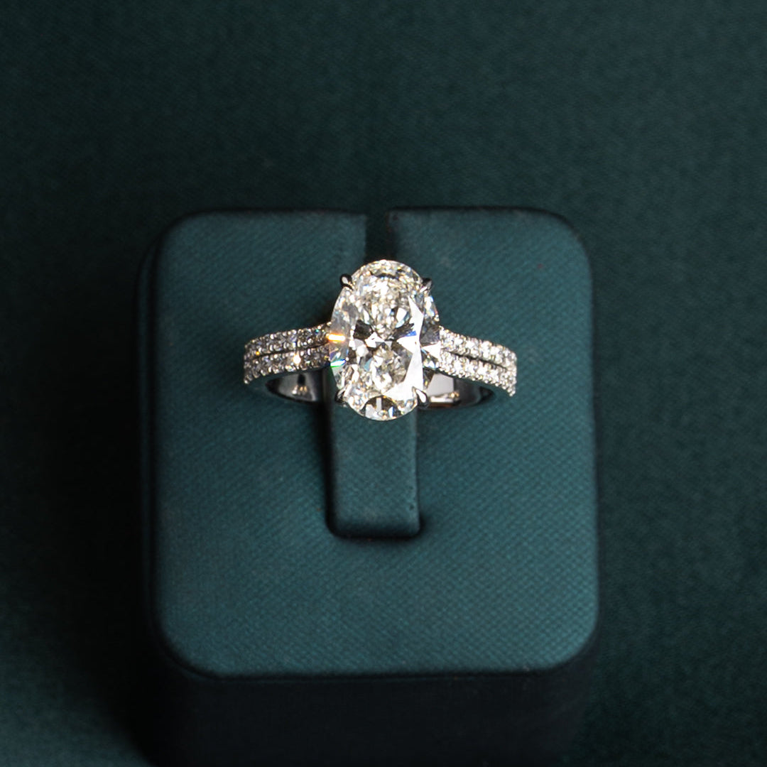 The Eleve Oval Ring