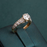 Berthe Round Three-Stone Ring