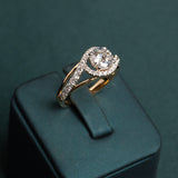 Ameera Round Twist Halo