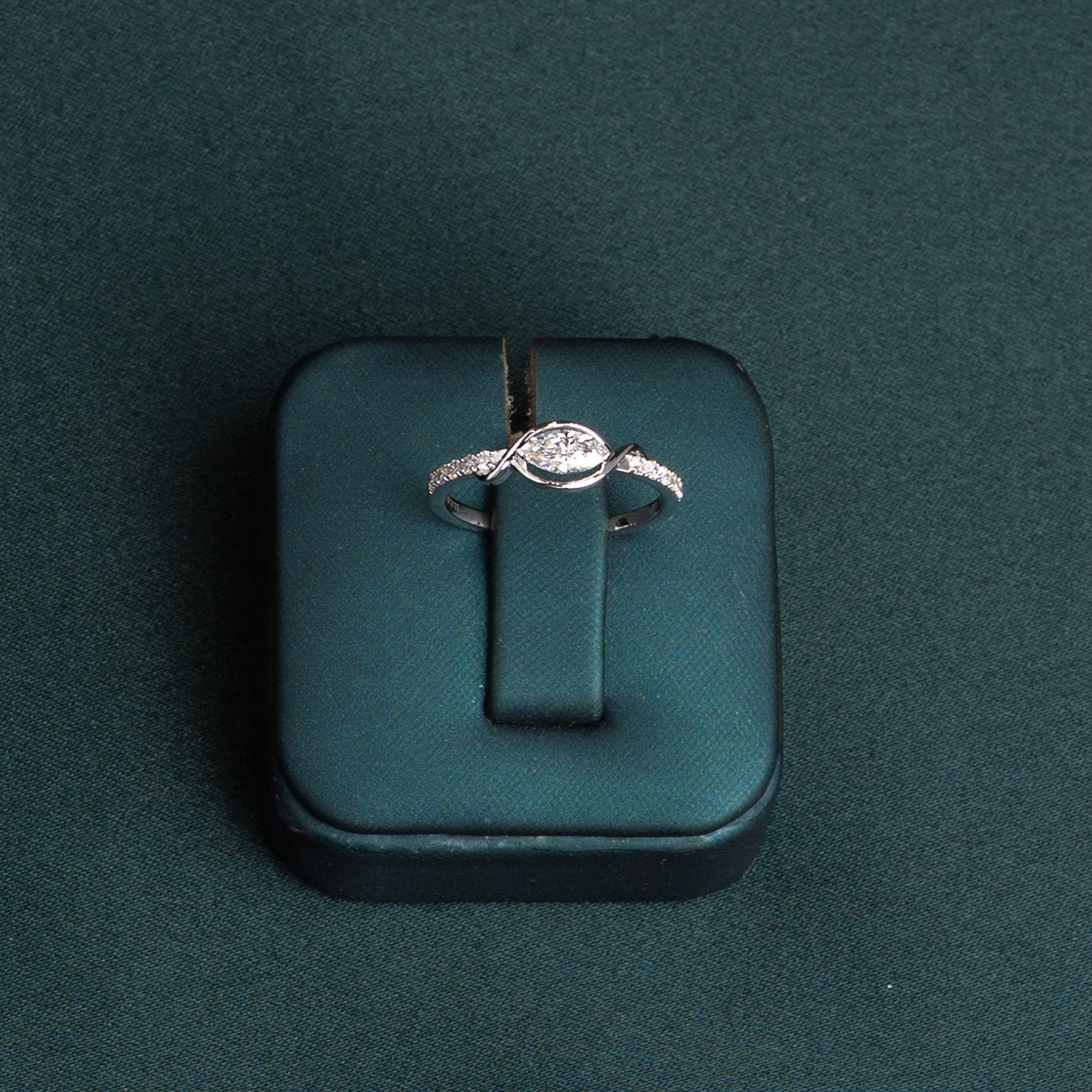 Lucinde Marquise Infinity Ring