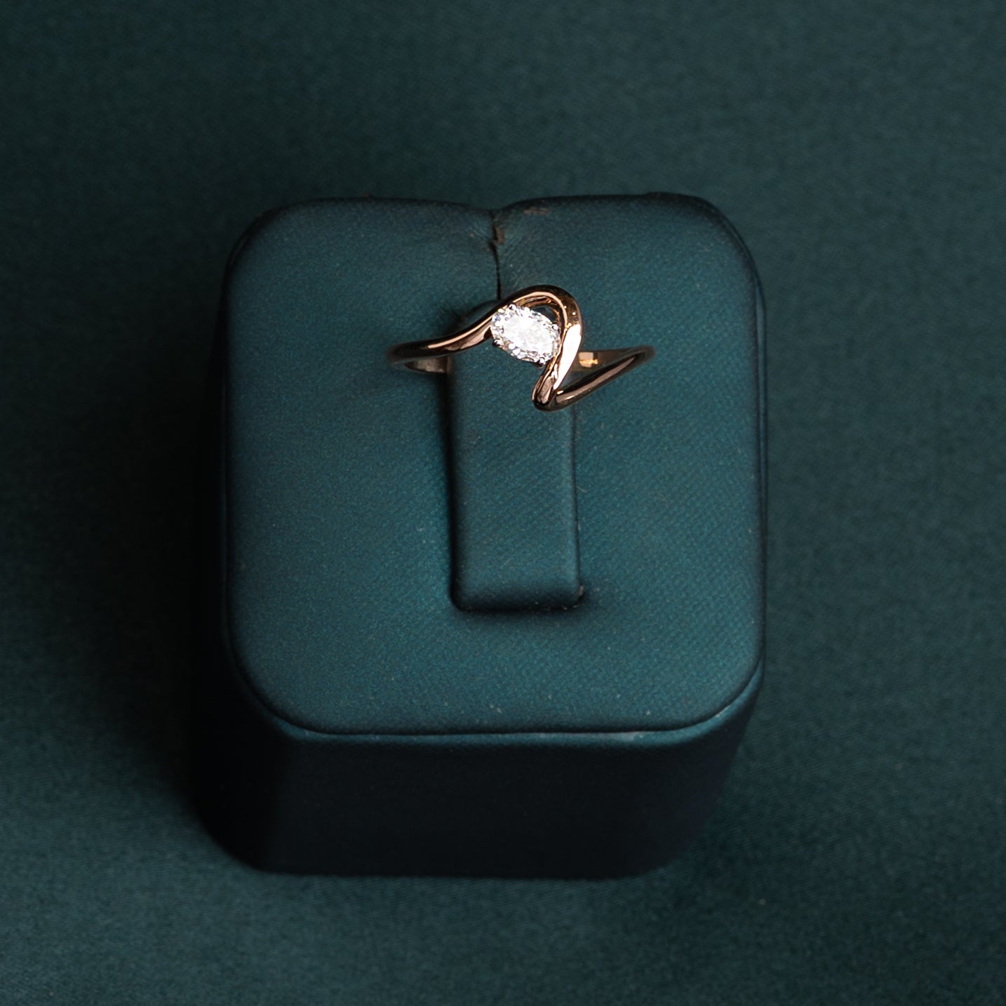 Lilas Ribbon Ring