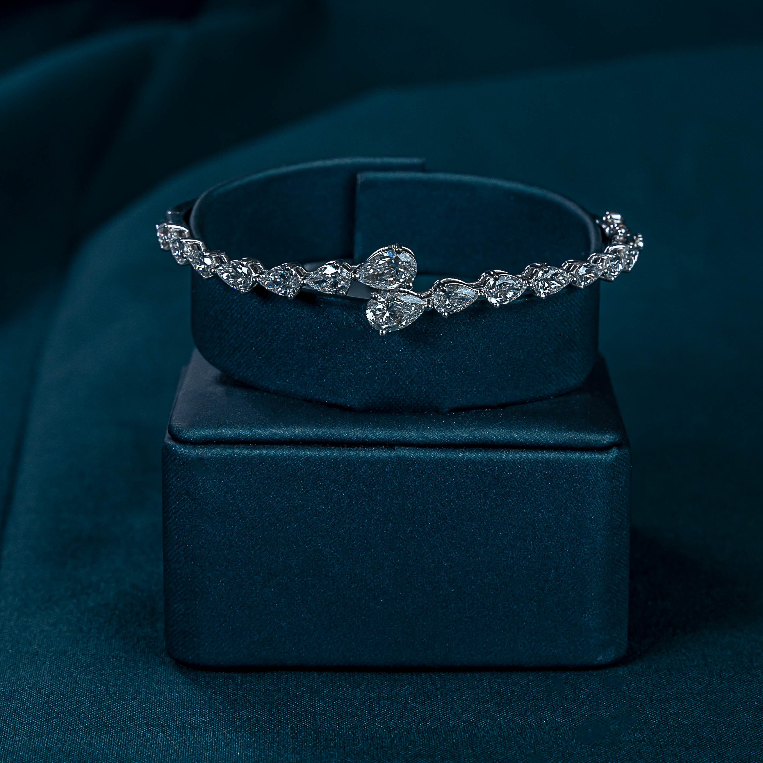 Rivulette Bangle