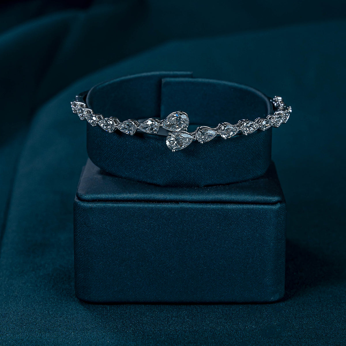 Rivulette Bangle