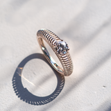 Stria Flow Round Brilliant Ring