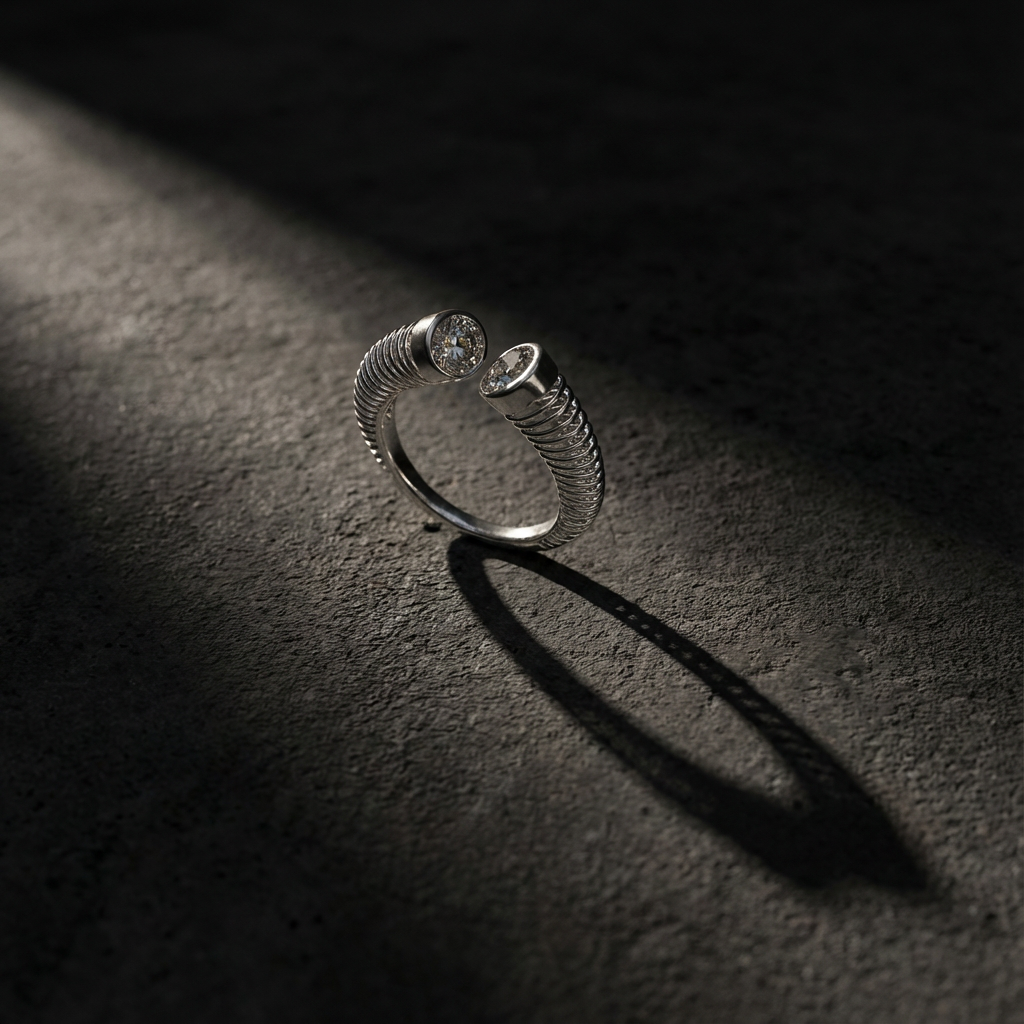 Stria Orbit Round Brilliant Toi Moi