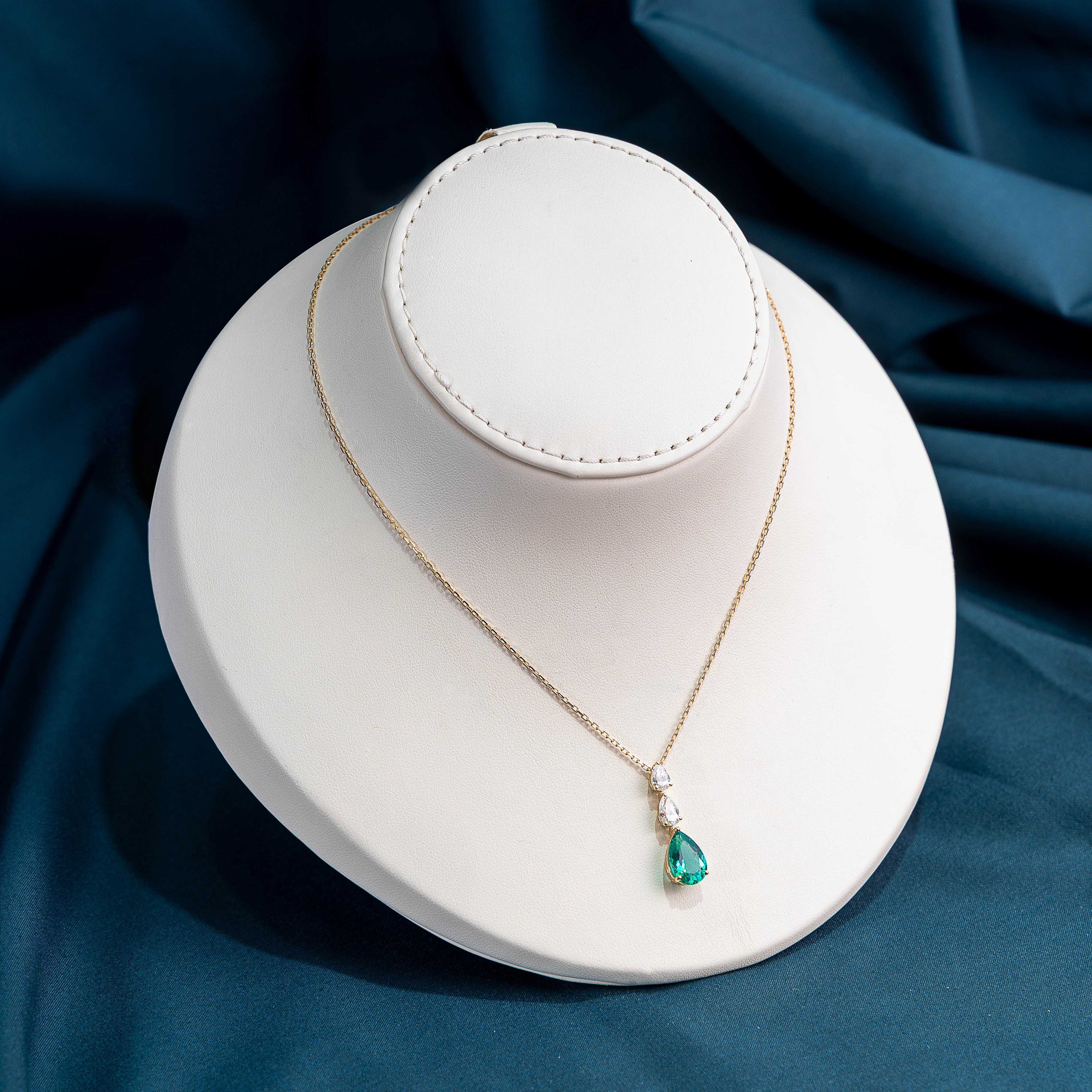 Valeria Emerald Pendant