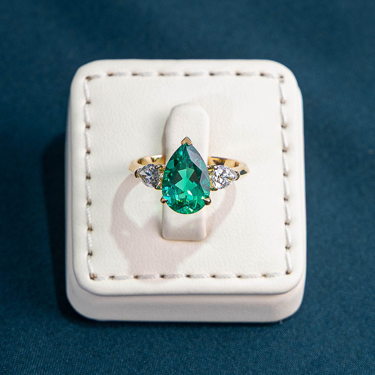 Valeria Emerald Trilogy Ring