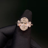 Classic Oval Trilogy Ring