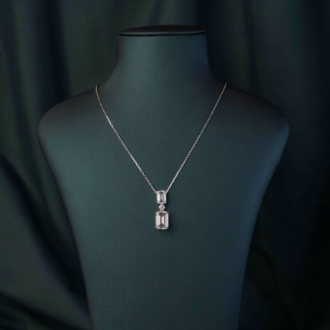 Vera Emerald Pendant